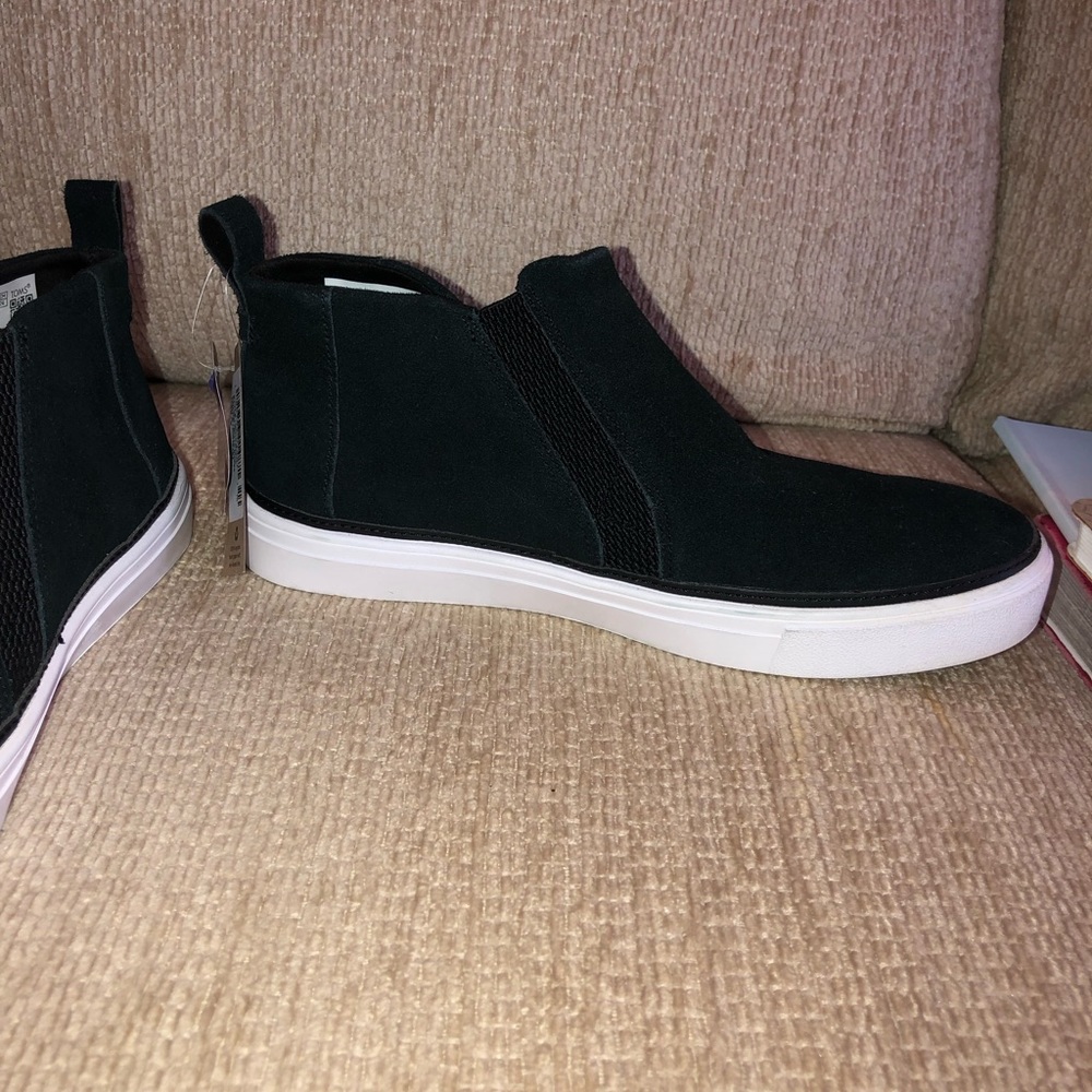 Toms - Picture 4 of 4